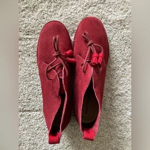 Hush Puppies Catelyn Chukkas red suede boots size 10